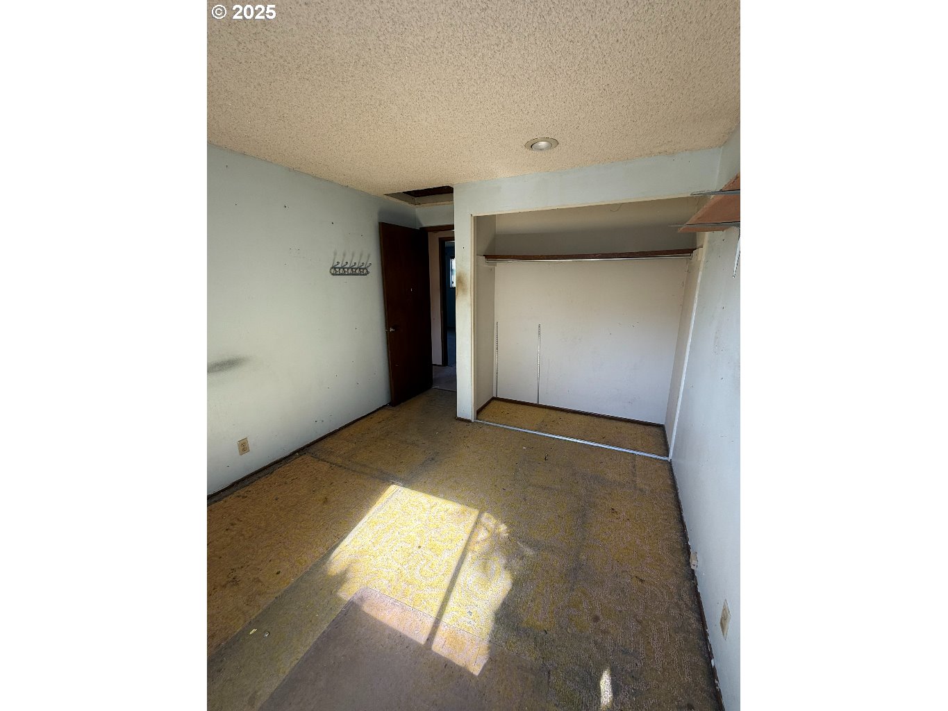 587 71st Street Springfield, OR 97478 - Photo 12 of 19 a view of an empty room