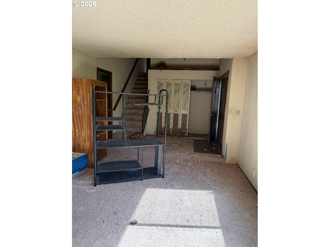 587 71st Street Springfield, OR 97478 - Photo 15 of 19 a view of entryway
