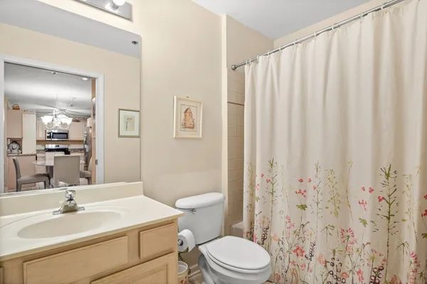 $285,000 | 115 Hunt Club Drive, Unit 114N, St. Charles, IL 60174