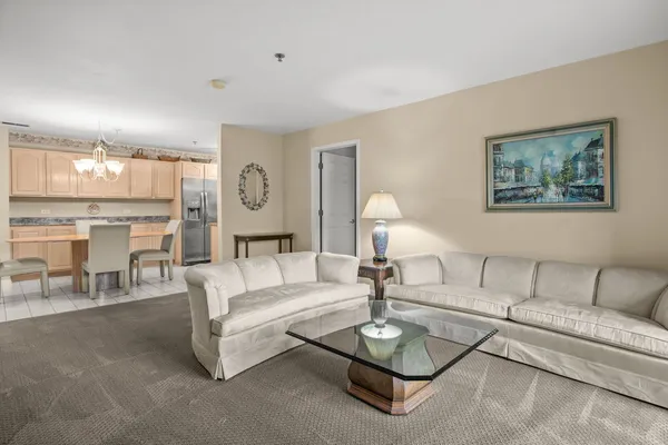 $285,000 | 115 Hunt Club Drive, Unit 114N, St. Charles, IL 60174