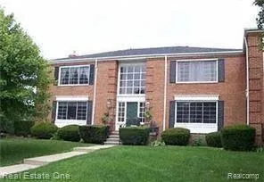 $1,300 | 780 East Fox Hills Drive, Bloomfield Hills, MI 48304