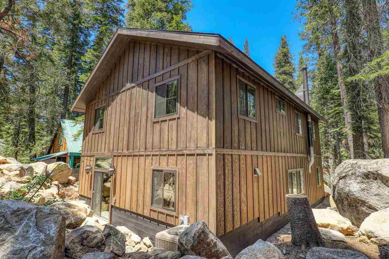 15611 Conifer Drive Truckee, CA 96161 - Photo 2 of 20 a view of backyard of white house