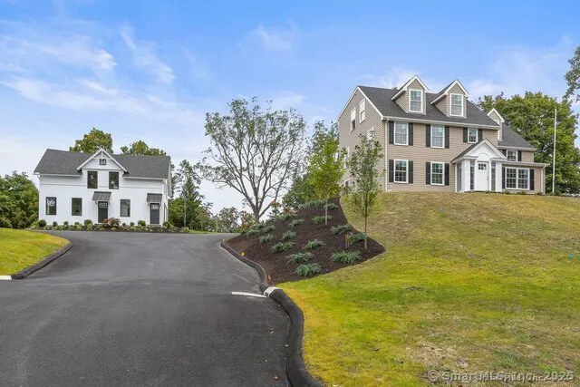 $2,475 | 49 Daniels Farm Road, Unit C | Trumbull Center
