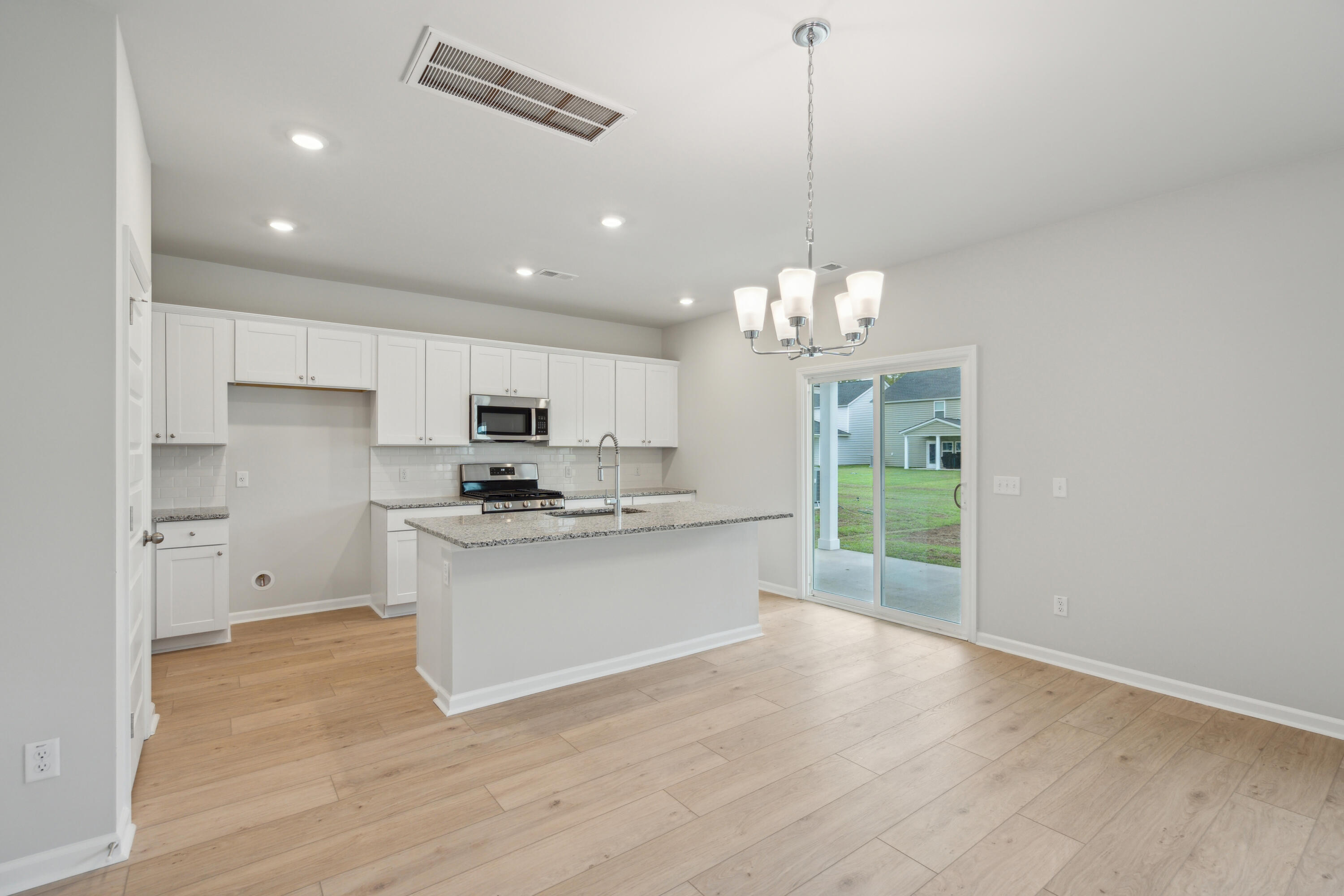 115 Slipper Shell Street Summerville, SC 29485 - Photo 14 of 50 142PostMillDr-KeenEyeMarketing-015