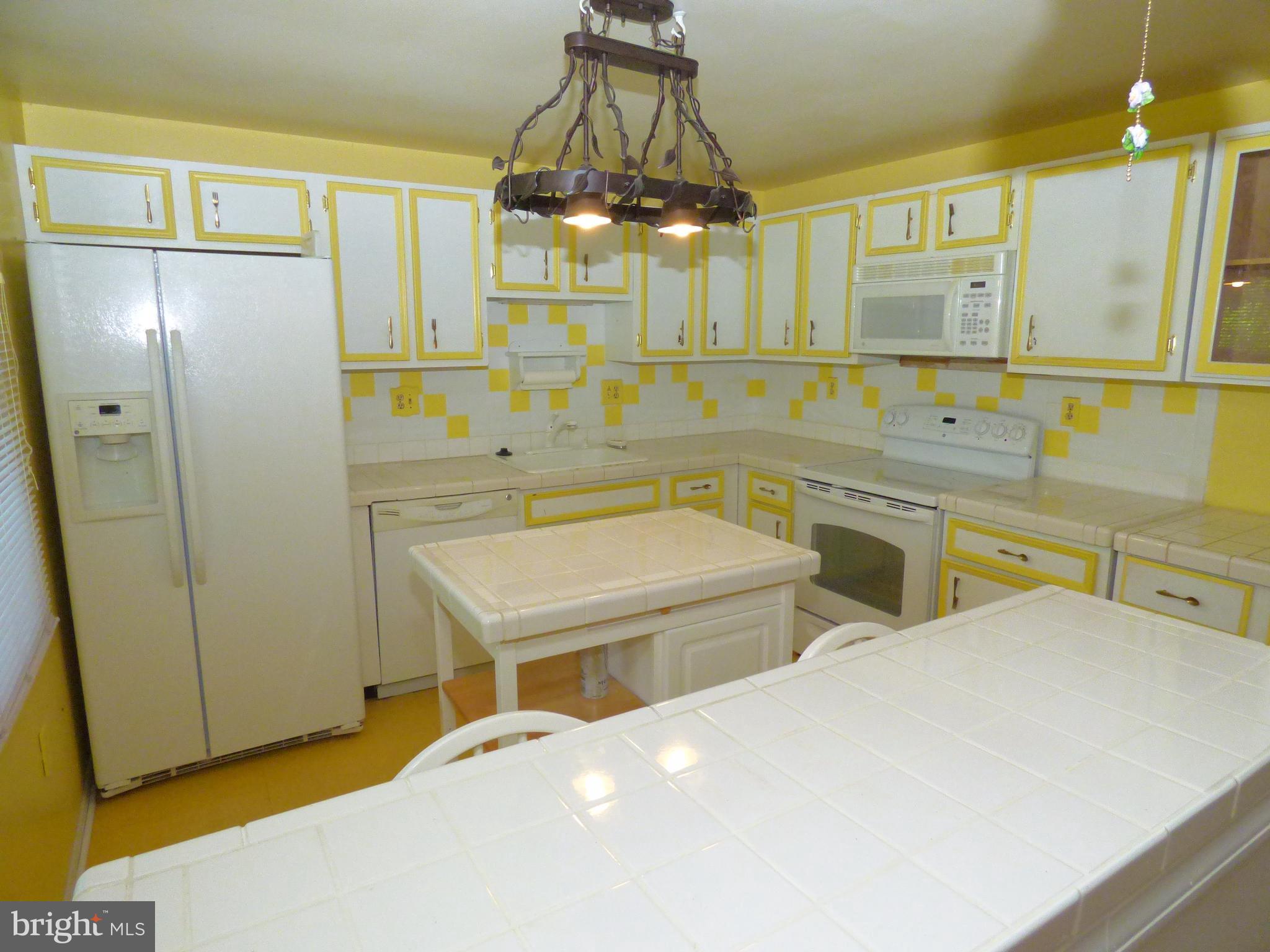6107 Ronna Circle Waldorf, MD 20601 - Photo 9 of 28 Kitchen