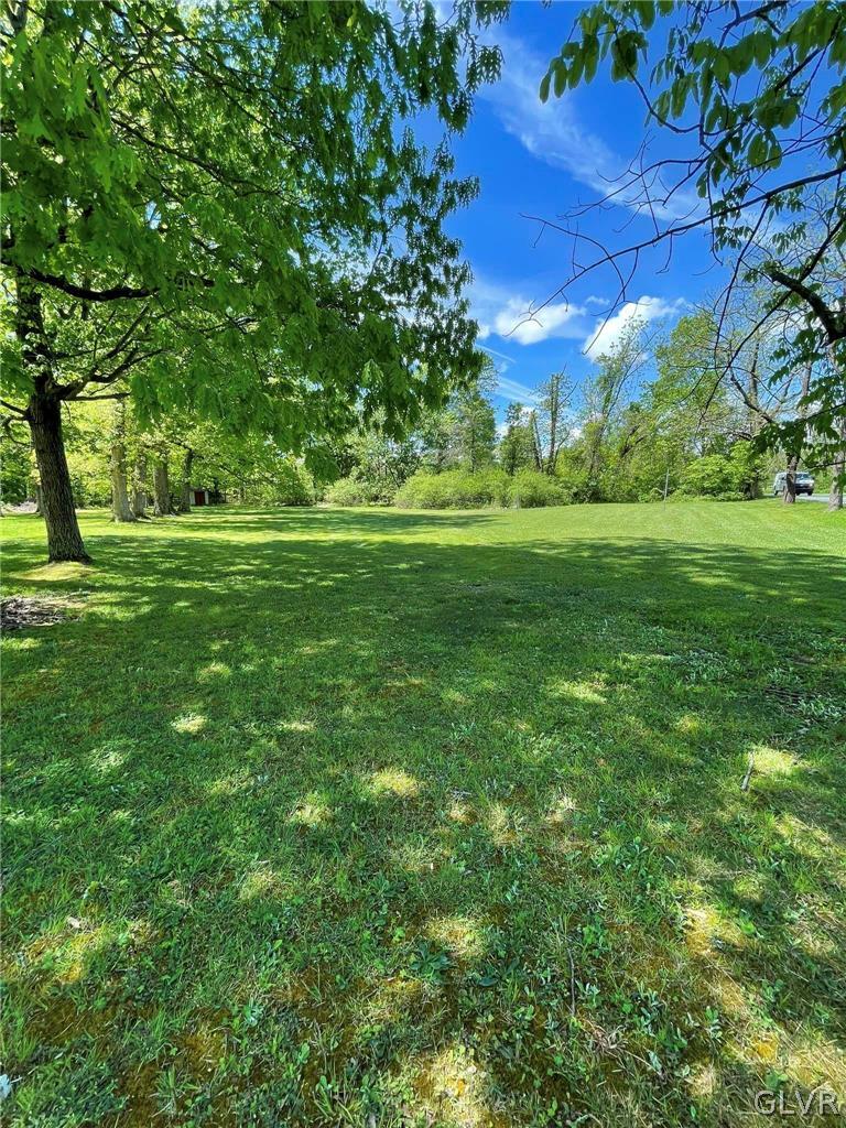 Colony Lane Wind Gap, PA 18091 - Photo 2 of 28