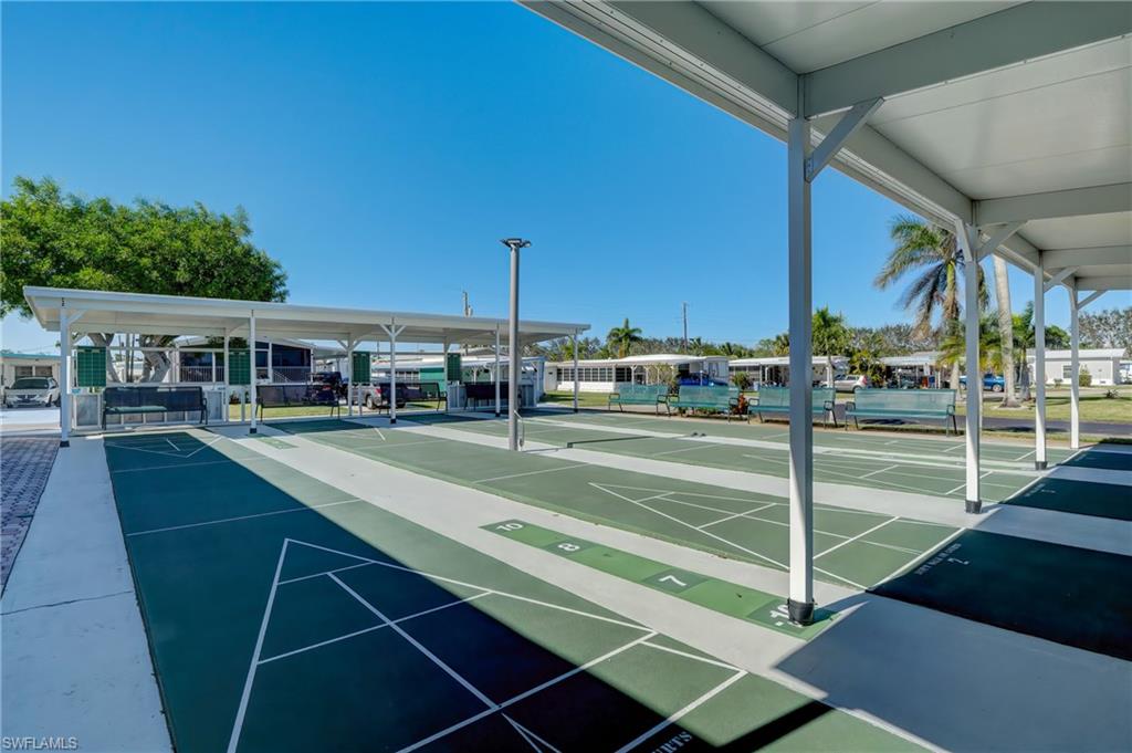 104 Willow Lane, Unit 30 Naples, FL 34114 - Photo 27 of 27 a view of a basket ball ground