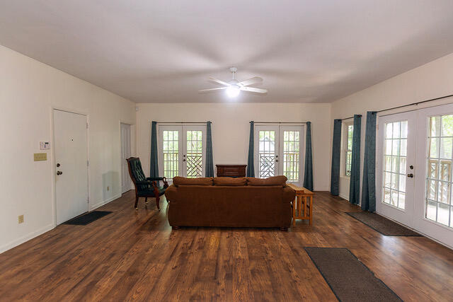 708 Oyster Bay Road McClellanville, SC 29458 - Photo 14 of 31 708 Oyster pic 22