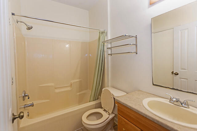 708 Oyster Bay Road McClellanville, SC 29458 - Photo 26 of 31 708 Oyster pic 15