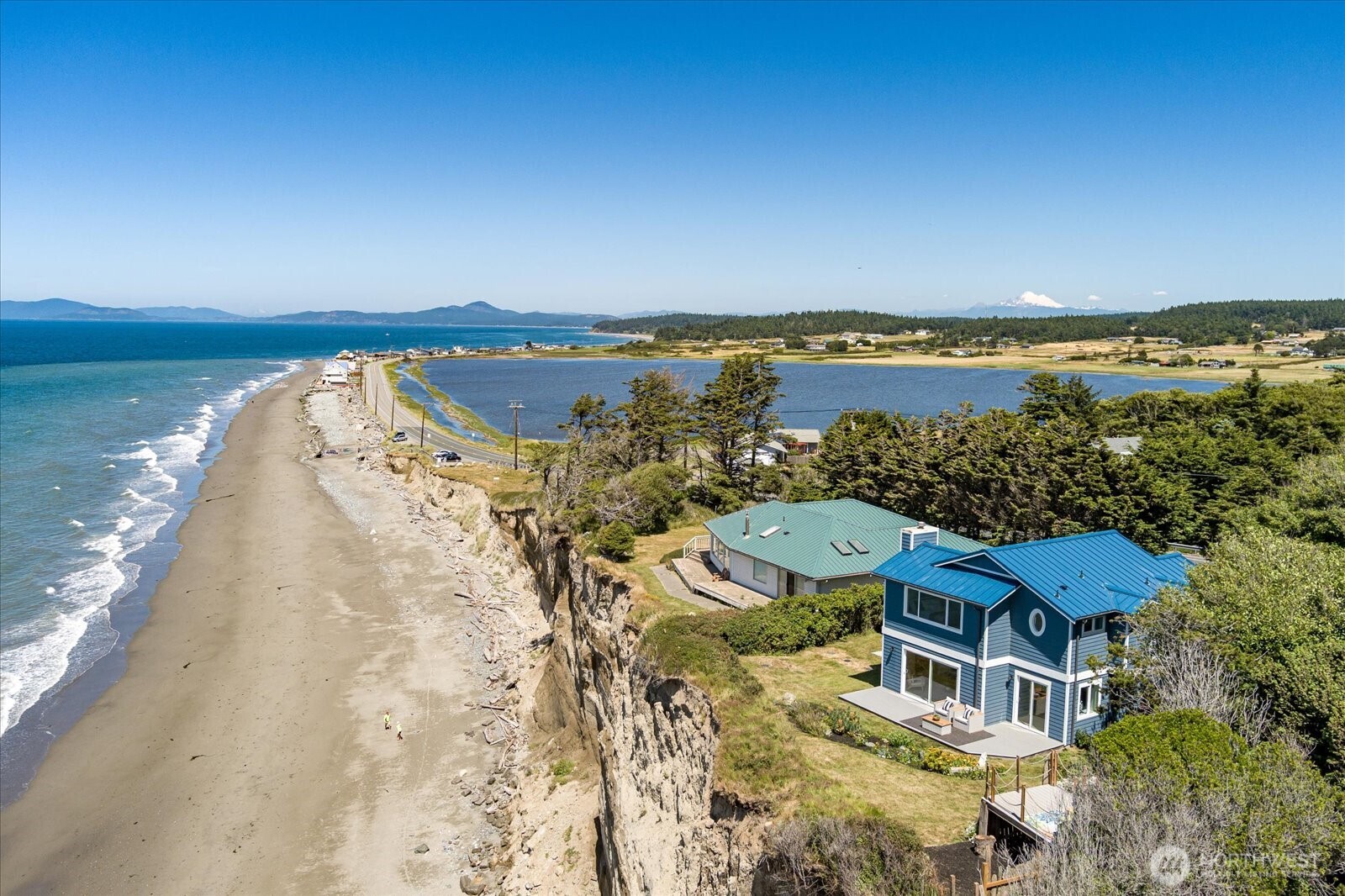 2369 West Beach Road Oak Harbor, WA 98277 - Photo 3 of 40 Gallery Image 3