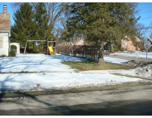 43 Forris Street West Springfield, MA 01089 - Photo 3 of 16 Gallery Image 3