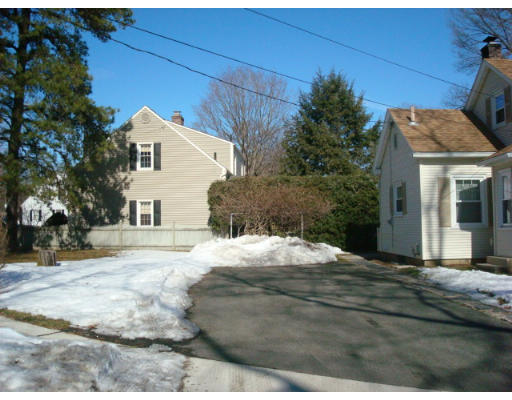 43 Forris Street West Springfield, MA 01089 - Photo 4 of 16 Gallery Image 4