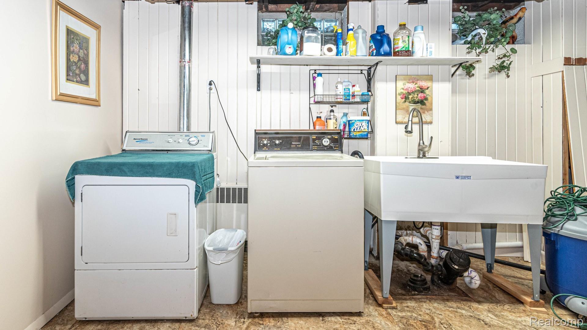 27216 Howell Road Redford, MI 48239 - Photo 37 of 37 Laundry area!