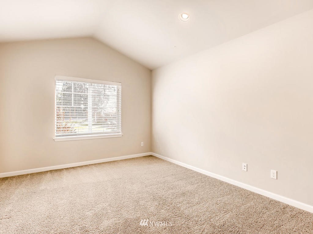 418 South 37th Street Renton, WA 98055 - Photo 19 of 24 an empty room with a window