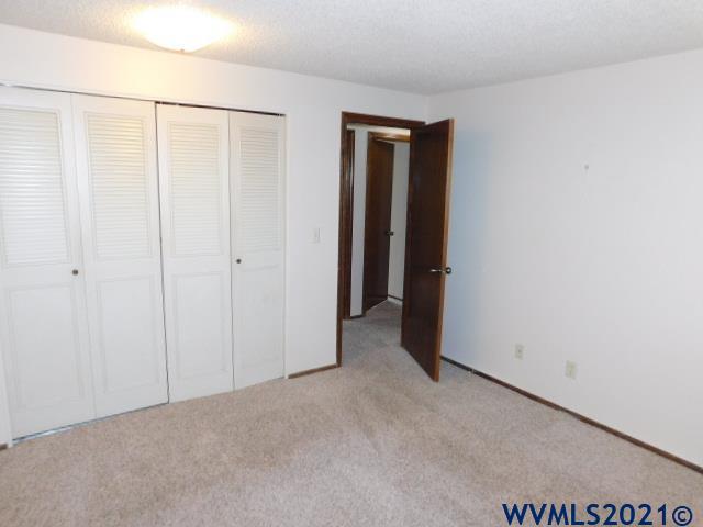 1044 Sharon Loop Southeast Salem, OR 97306 - Photo 18 of 29 Gallery Image 18