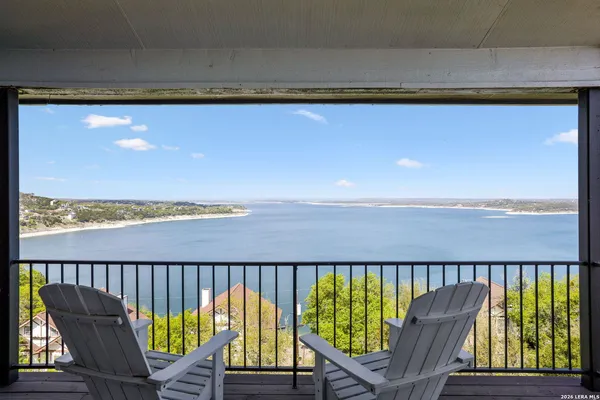 $679,900 | 382 Kings Crown, Canyon Lake, TX 78133