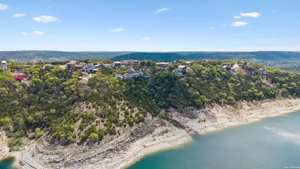 $679,900 | 382 Kings Crown, Canyon Lake, TX 78133