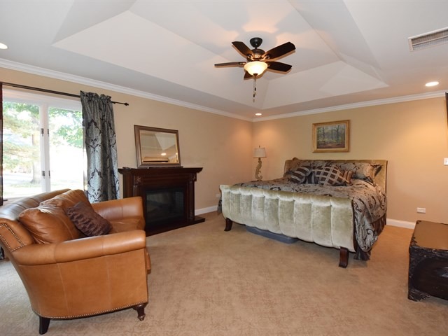 575 Aberdeen Road Frankfort, IL 60423 - Photo 17 of 25 a bedroom with furniture and a large window