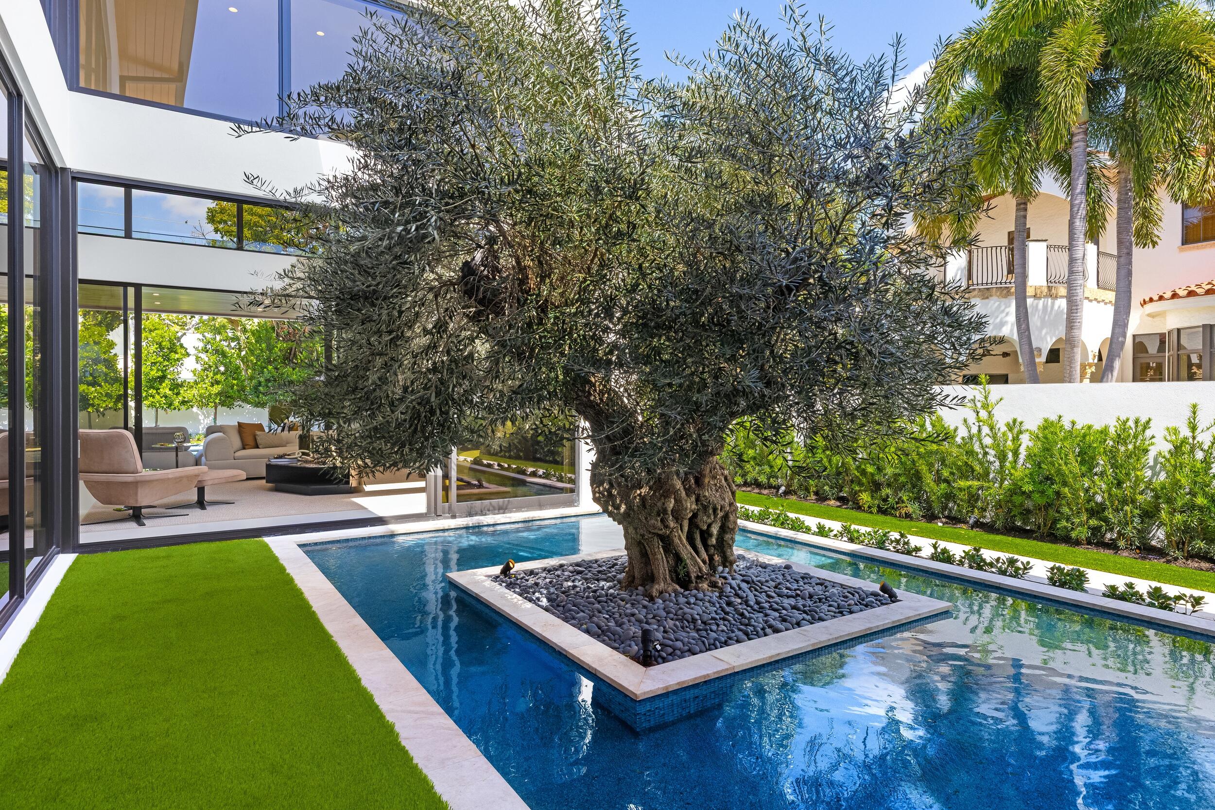1351 Cocoanut Road Boca Raton, FL 33432 - Photo 30 of 101 OLIVE TREE COURTYARD