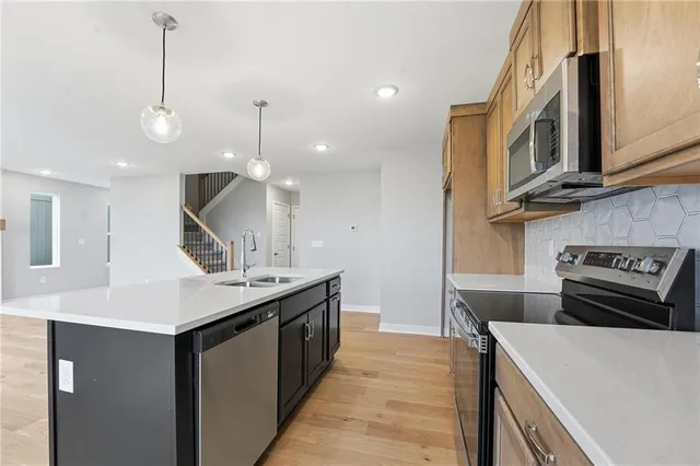 $425,000 | 706 Glenn Circle, Raymore, MO 64083