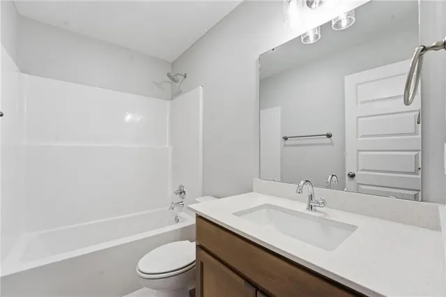 $425,000 | 706 Glenn Circle, Raymore, MO 64083