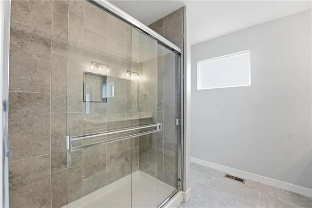 $425,000 | 706 Glenn Circle, Raymore, MO 64083