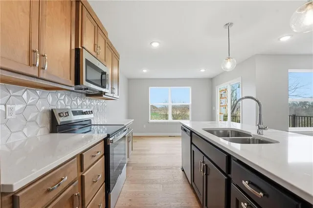 $425,000 | 706 Glenn Circle, Raymore, MO 64083