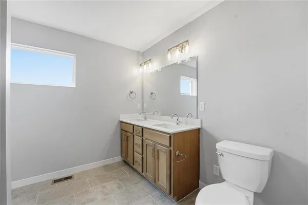 $425,000 | 706 Glenn Circle, Raymore, MO 64083