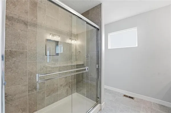 $425,000 | 706 Glenn Circle, Raymore, MO 64083