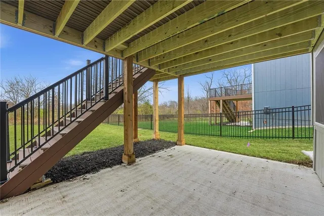 $425,000 | 706 Glenn Circle, Raymore, MO 64083