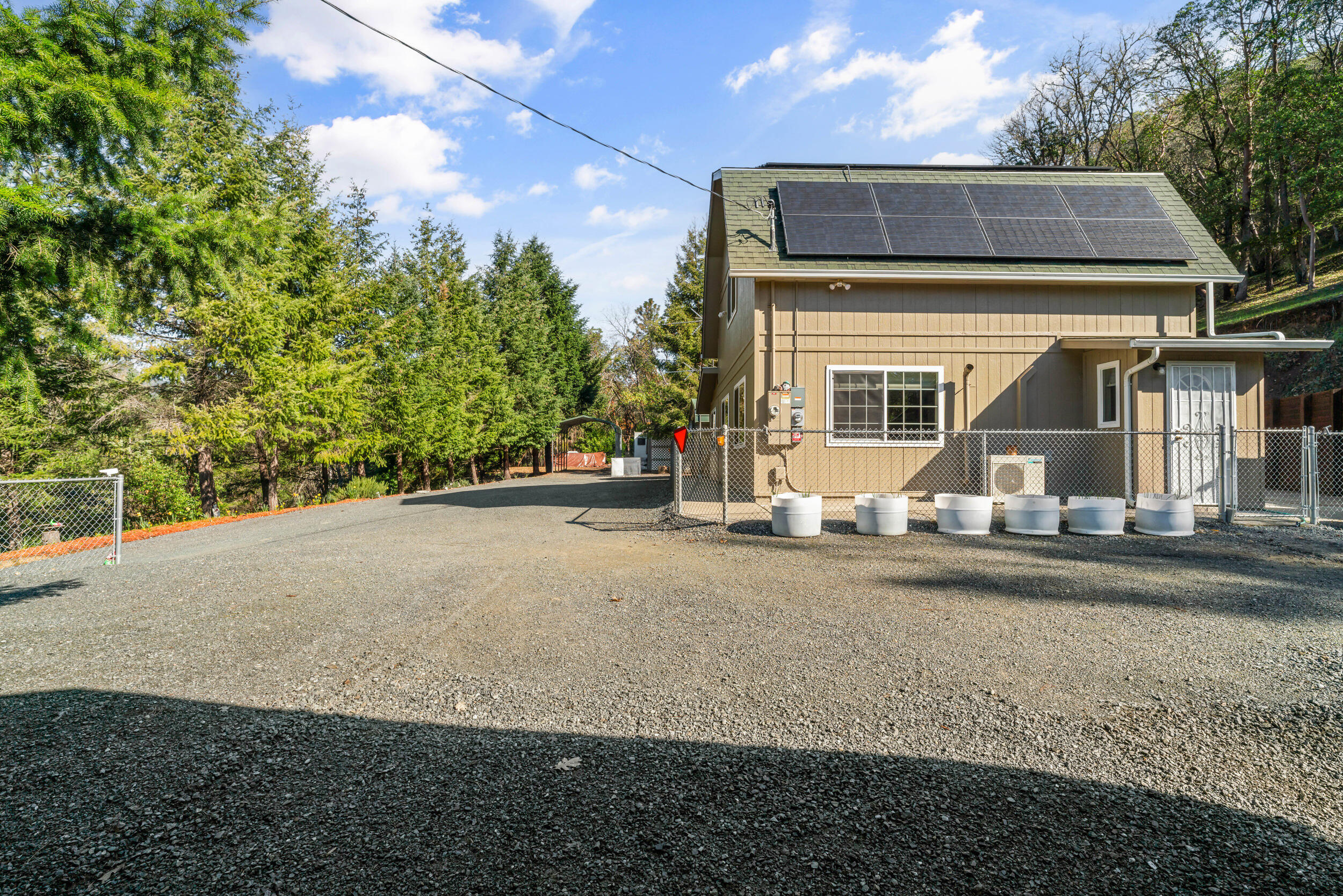 4892 North River Road Gold Hill, OR 97525 - Photo 6 of 35 2d Home