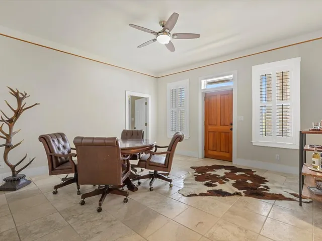 $1,750,000 | 802 Main Street, Bastrop, TX 78602