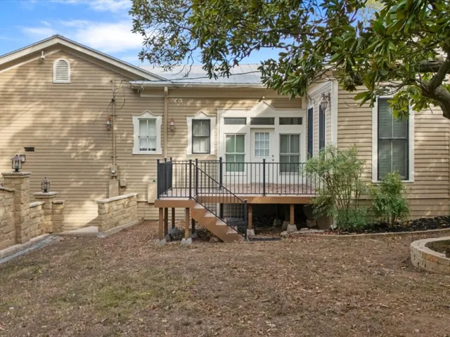 $1,750,000 | 802 Main Street, Bastrop, TX 78602