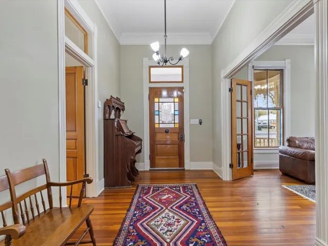 $1,750,000 | 802 Main Street, Bastrop, TX 78602