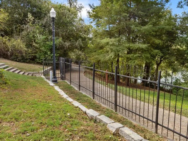 $1,750,000 | 802 Main Street, Bastrop, TX 78602