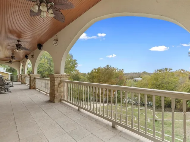$1,750,000 | 802 Main Street, Bastrop, TX 78602