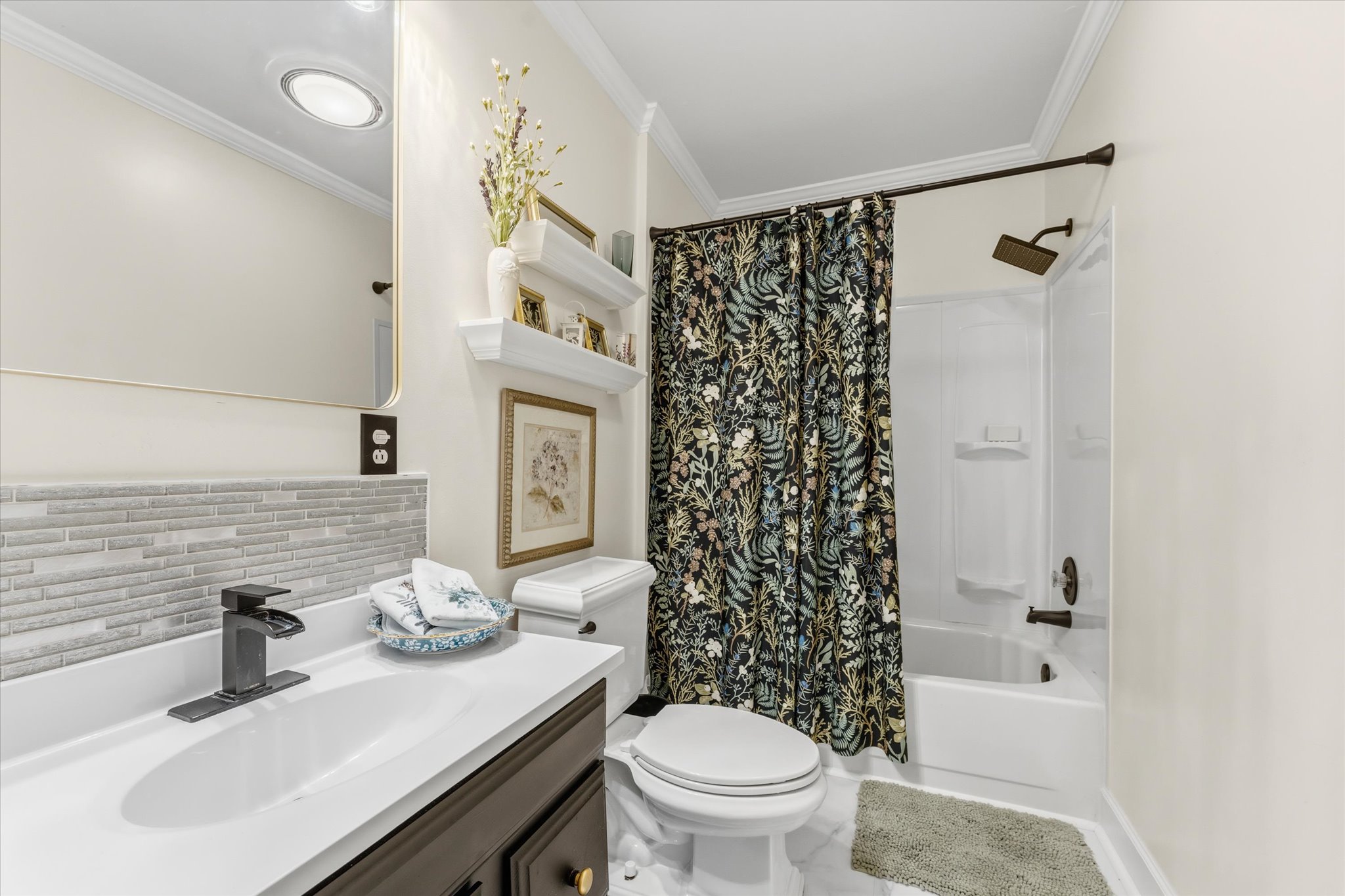 3800 Mountain Road Haymarket, VA 20169 - Photo 36 of 73 Full bathroom - main level.