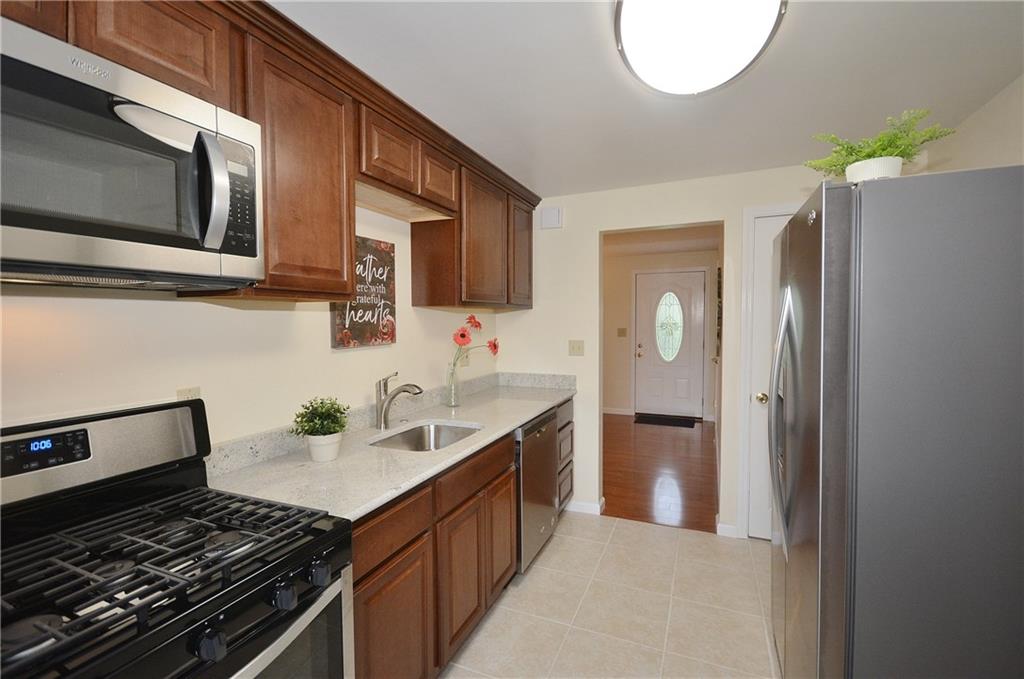 161 Limerick Road Wexford, PA 15090 - Photo 9 of 25 Kitchen
