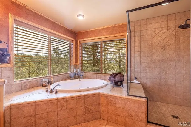 $1,449,900 | 39737 Pinon Court, Fawnskin, CA 92333