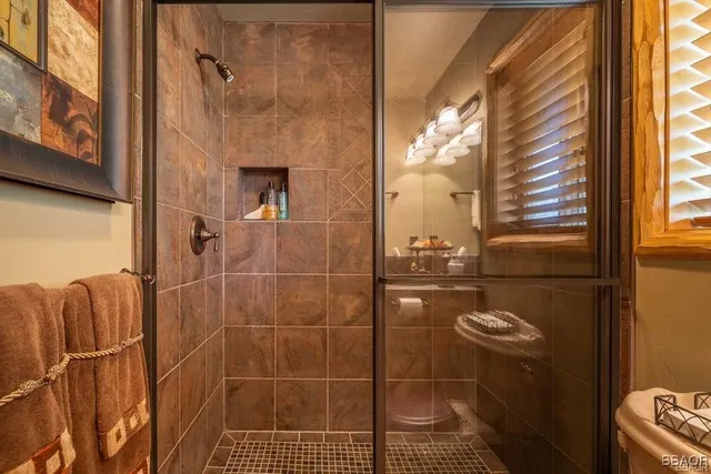 $1,449,900 | 39737 Pinon Court, Fawnskin, CA 92333