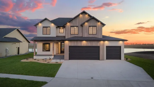 $1,424,900 | 8147 Memory Lane, Horace, ND 58047