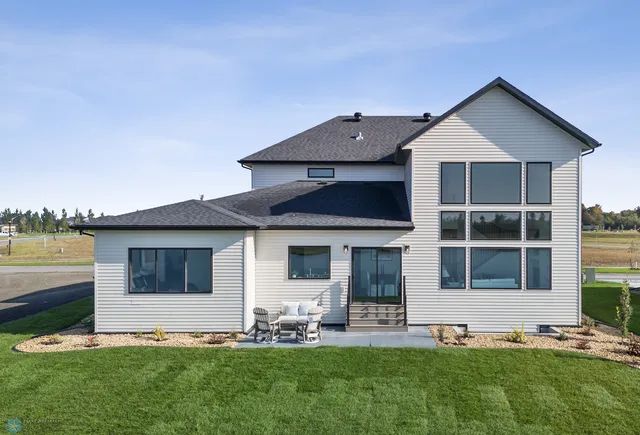 $1,424,900 | 8147 Memory Lane, Horace, ND 58047