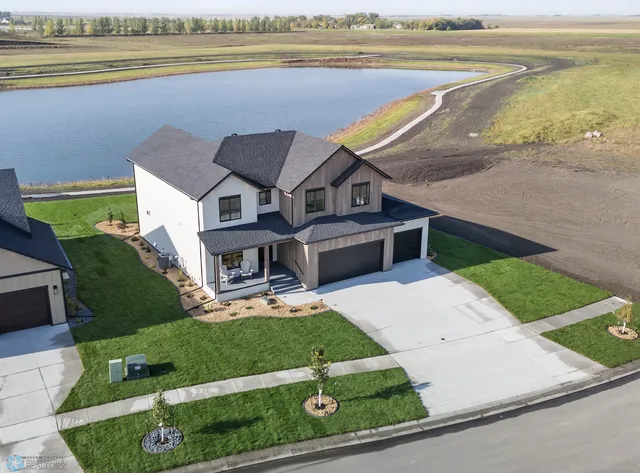 $1,424,900 | 8147 Memory Lane, Horace, ND 58047