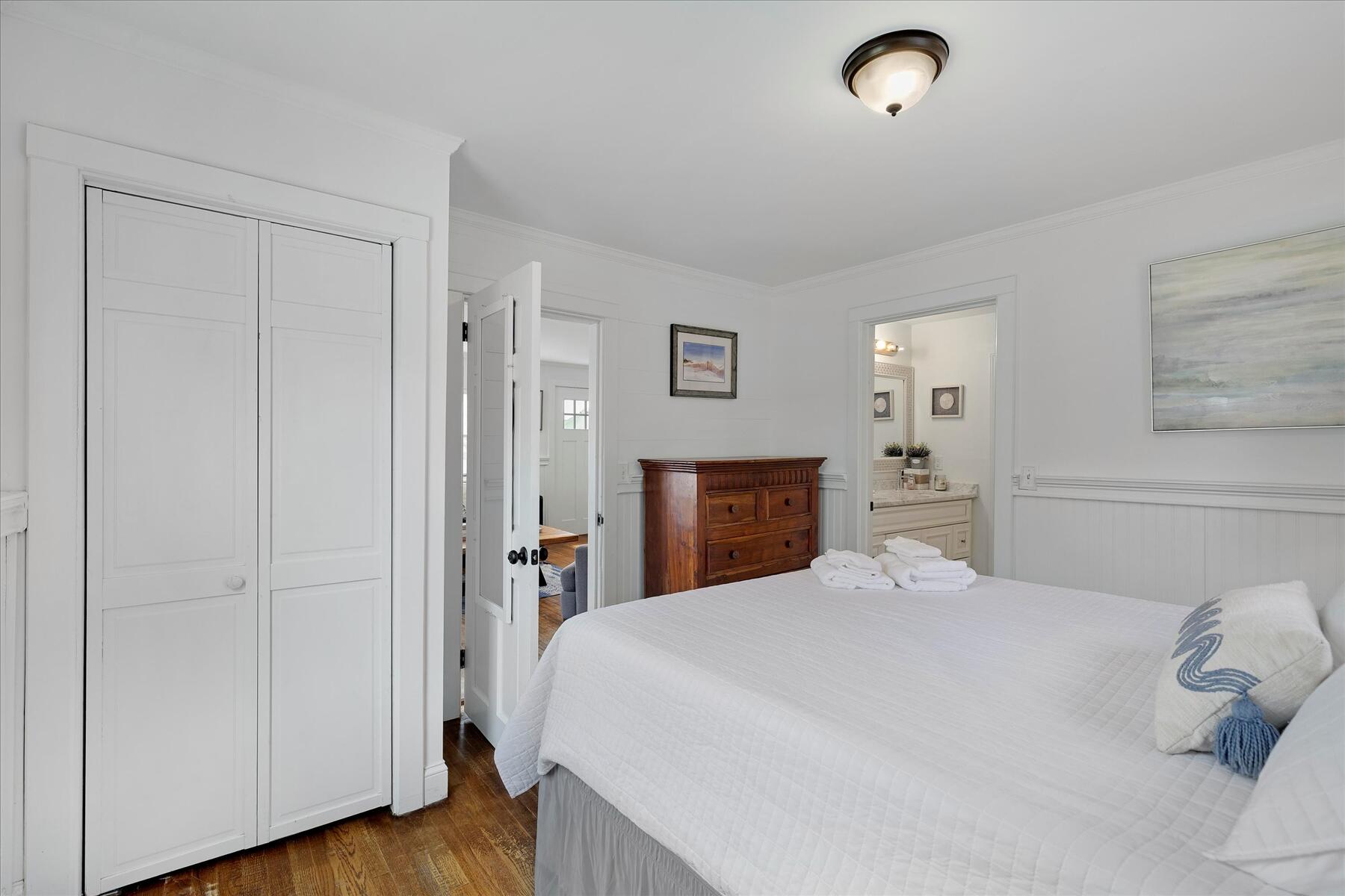 1060 Craigville Beach Road Centerville, MA 02632 - Photo 15 of 67 21-MG_2011-r(1)