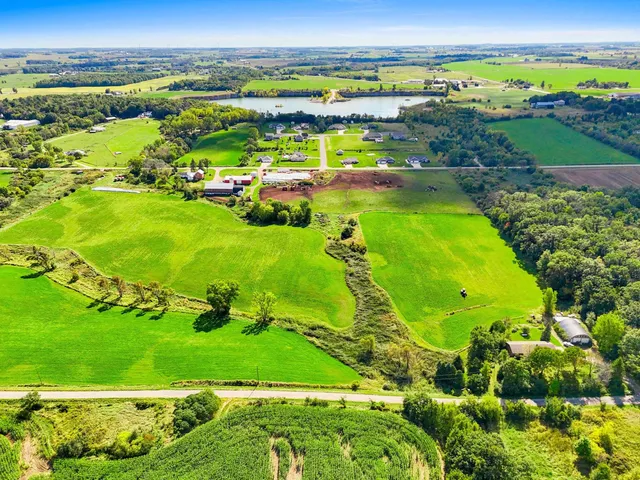 $799,900 | Dollar Rd Green, Green Bay, WI 54311