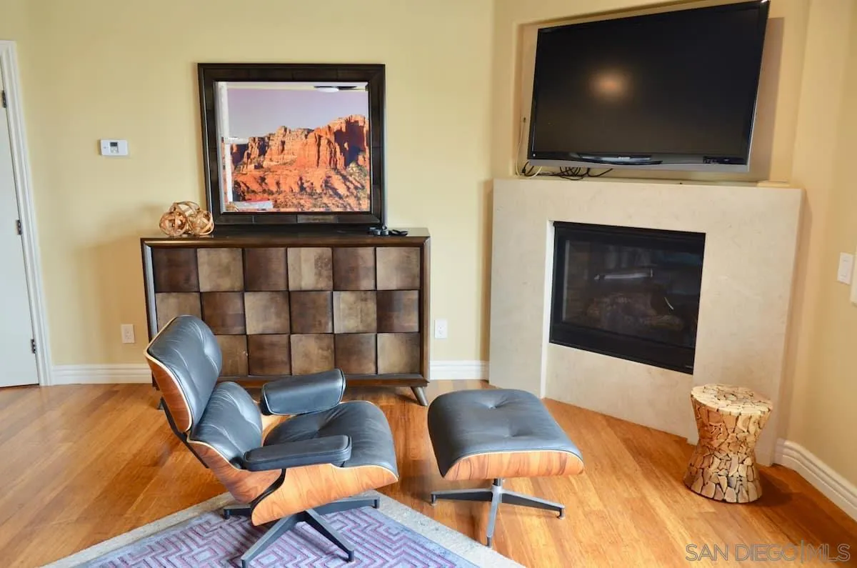1235 Neptune Avenue Encinitas, CA 92024 - Photo 9 of 32 a living room with furniture and a flat screen tv