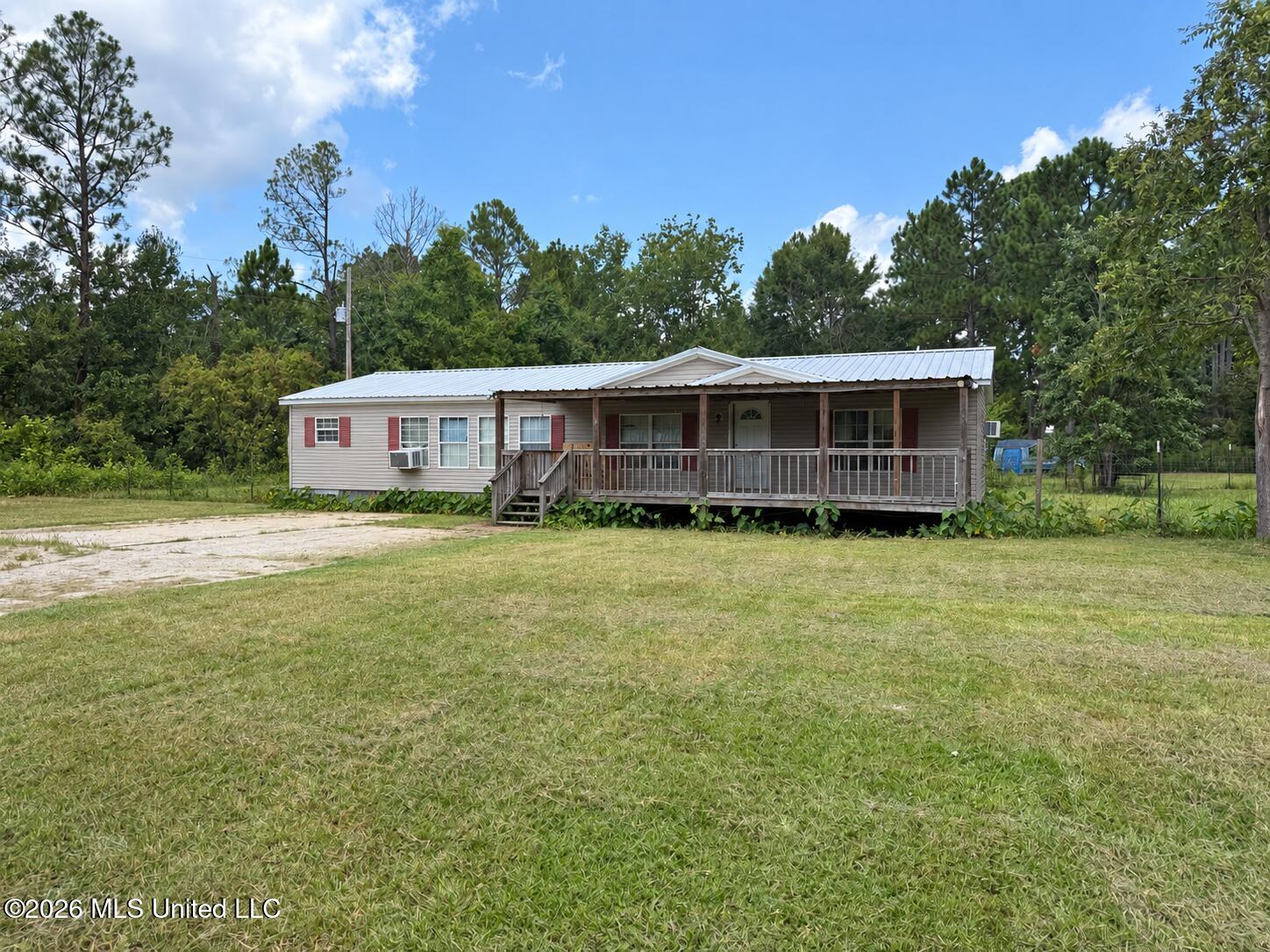 Clutter-free home exterior and porch