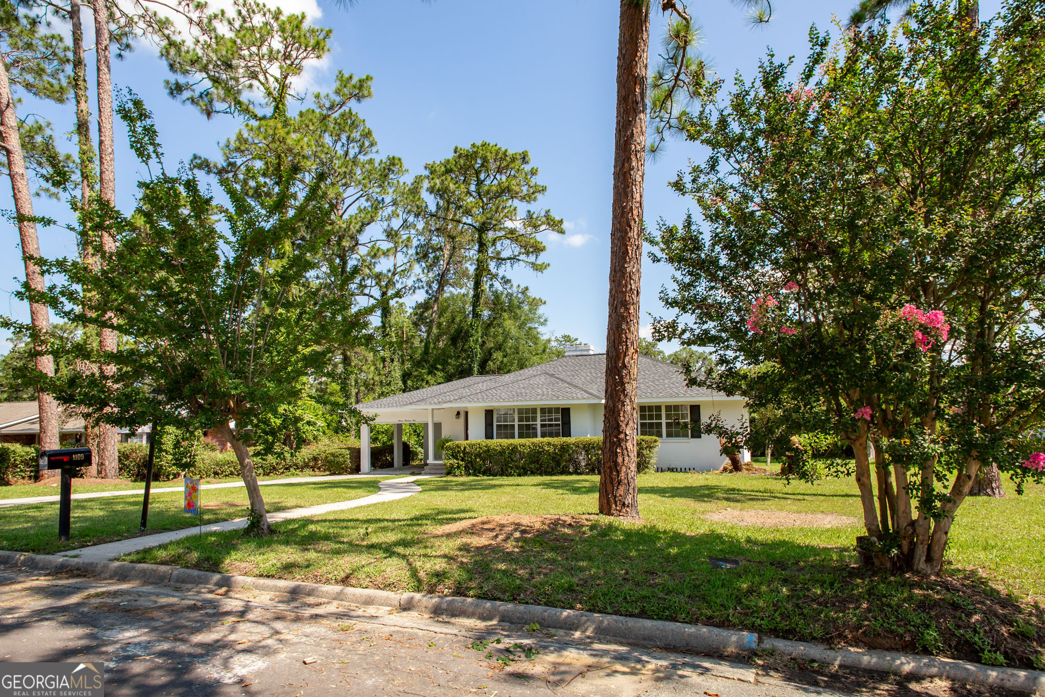 1109 Cherokee Circle Waycross, GA 31501 - Photo 2 of 45