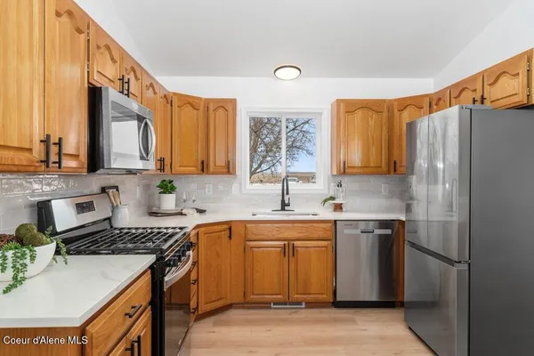 $889,000 | 10759 North Idaho Road, Post Falls, ID 83854