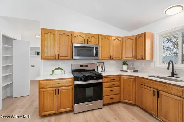 $889,000 | 10759 North Idaho Road, Post Falls, ID 83854